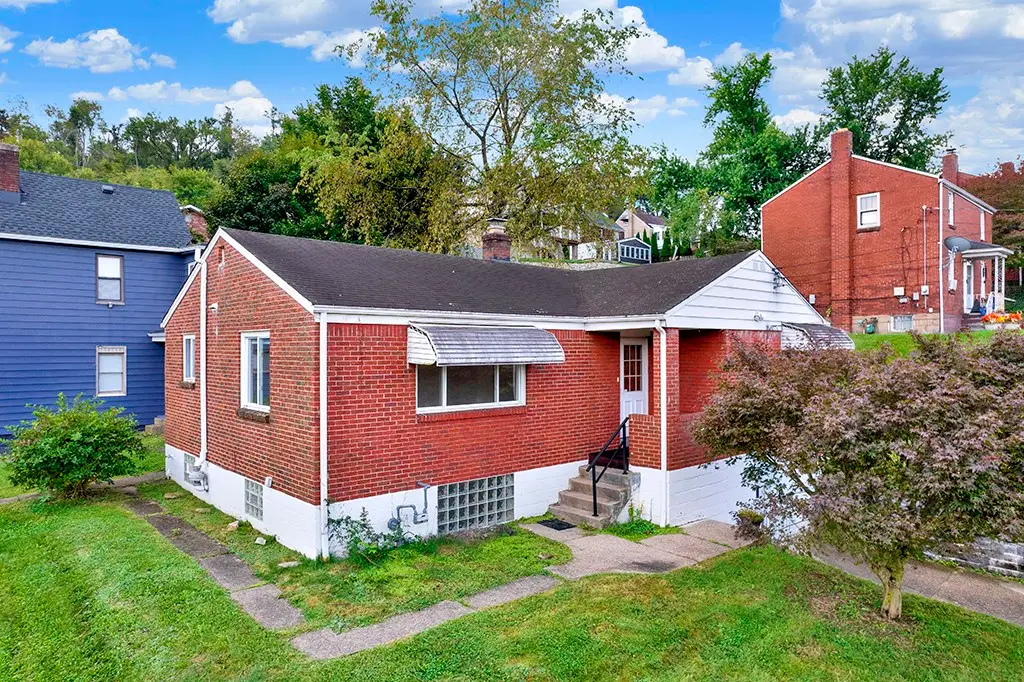 209 E Fairmont Ave, Trafford, PA 15085 - #1