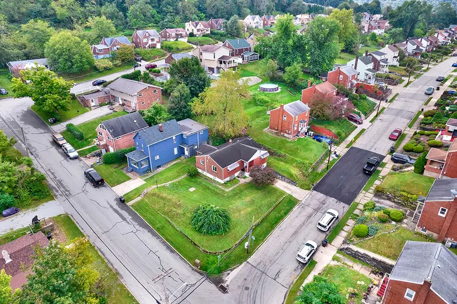 209 E Fairmont Ave, Trafford, PA 15085 - #2