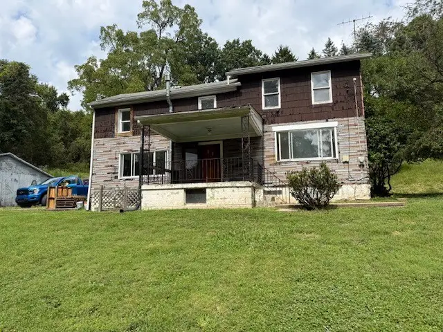 305 Repp Rd, New Kensington, PA 15068 - #1