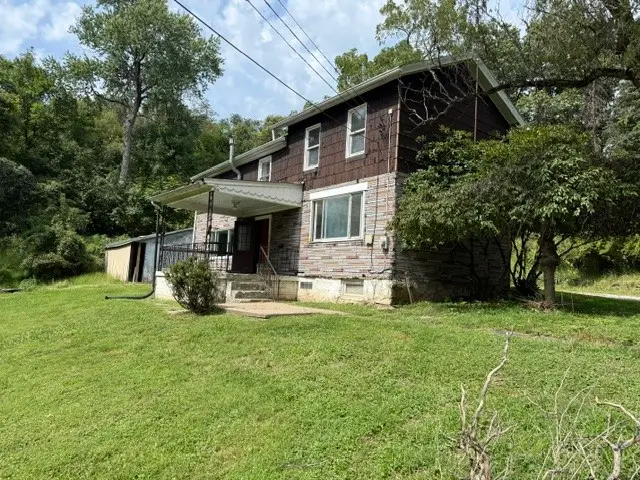 305 Repp Rd, New Kensington, PA 15068 - #2