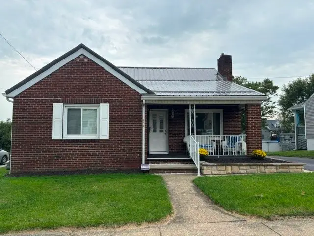 934 Warren Ave, New Castle, PA 16101 - #1