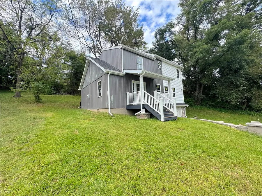 7651 Pennsylvania Ave, North Huntingdon, PA 15501 - #3