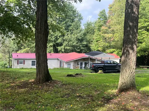1567 Pulaski Mercer Rd, Mercer, PA 16137