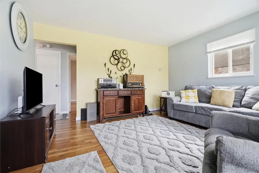 306 Delaney Dr, Pittsburgh, PA 15235 - #2