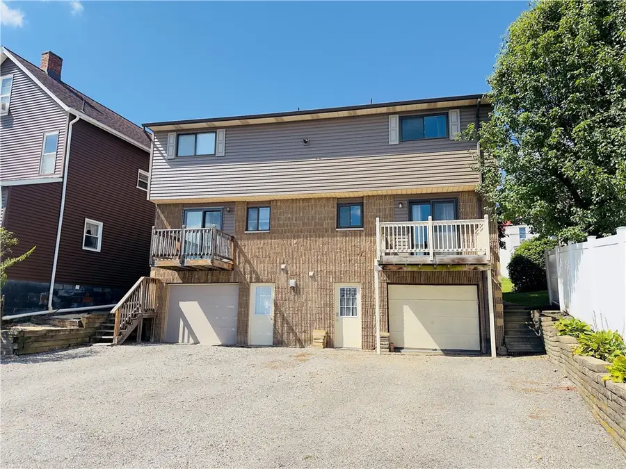 606 E 10th Avenue, Tarentum, PA 15084 - #3