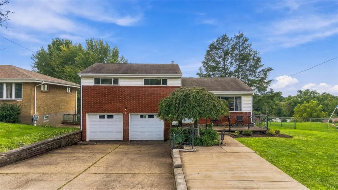 942 Lindsay Rd, Carnegie, PA 15106 - #1