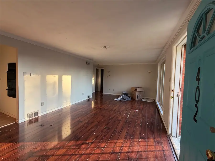 402 Elias Dr, Pittsburgh, PA 15235 - #3