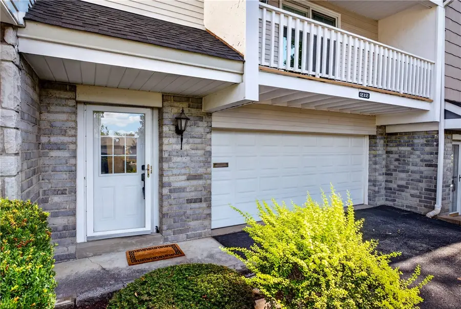 212 Roscommon Pl, McMurray, PA 15317 - #2