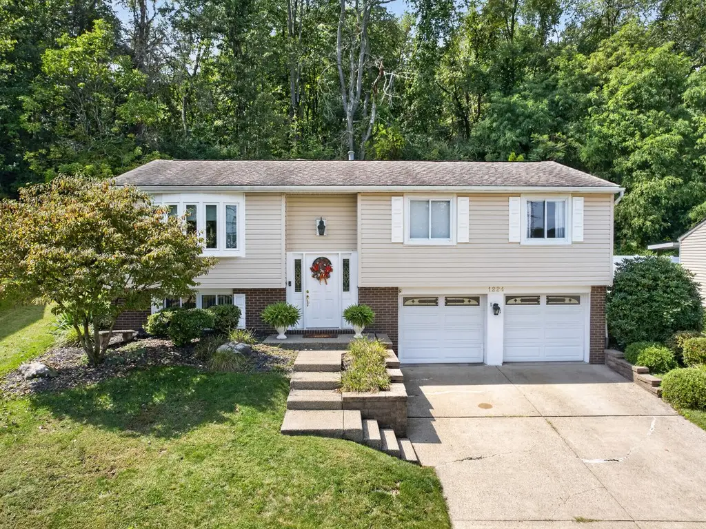 1224 Armstrong Dr, South Park, PA 15129 - #1