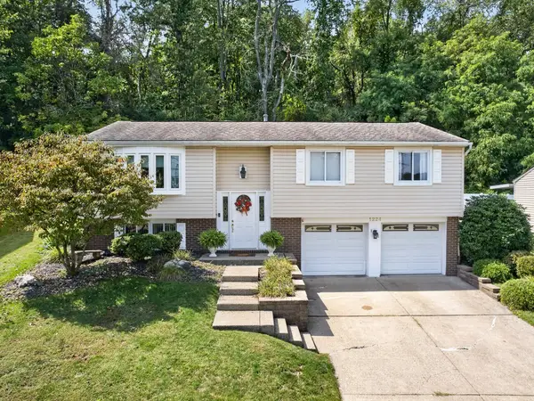 1224 Armstrong Dr, South Park, PA 15129