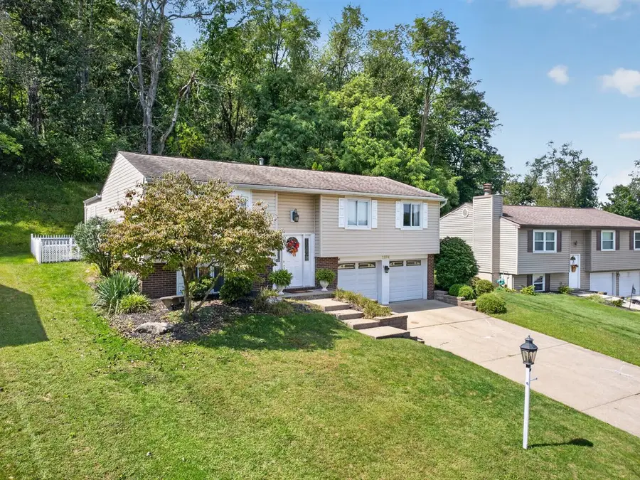 1224 Armstrong Dr, South Park, PA 15129 - #2