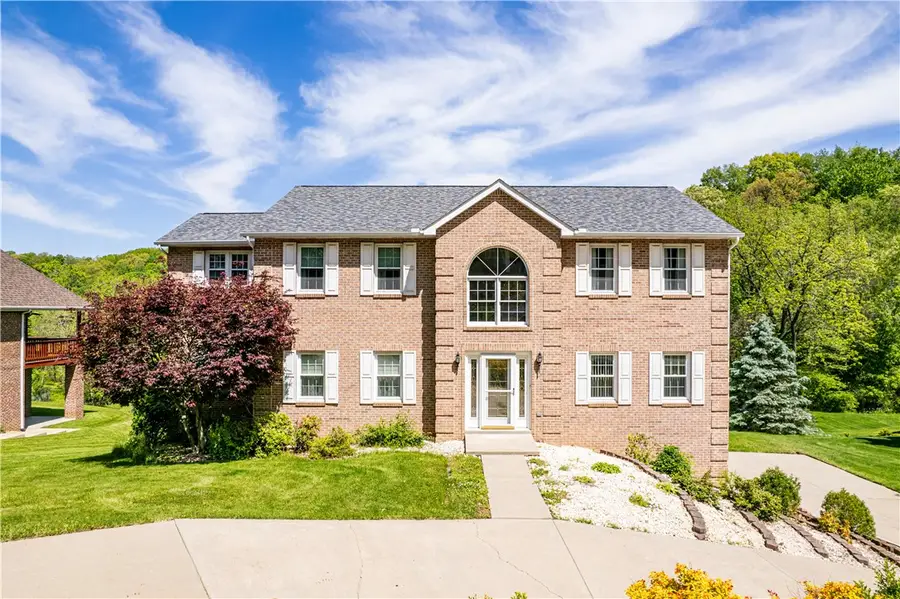 810 Stonebridge Drive, Greensburg, PA 15601 - #2