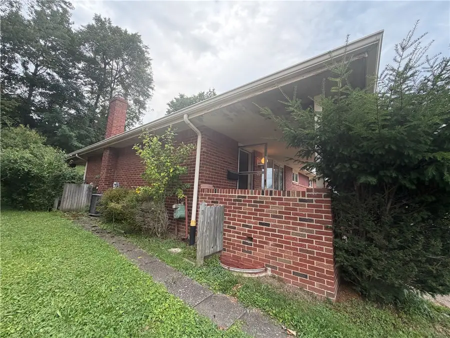 311 Larch Ln, Pittsburgh, PA 15234 - #2
