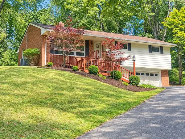 215 Mushrush Rd, Butler, PA 16002