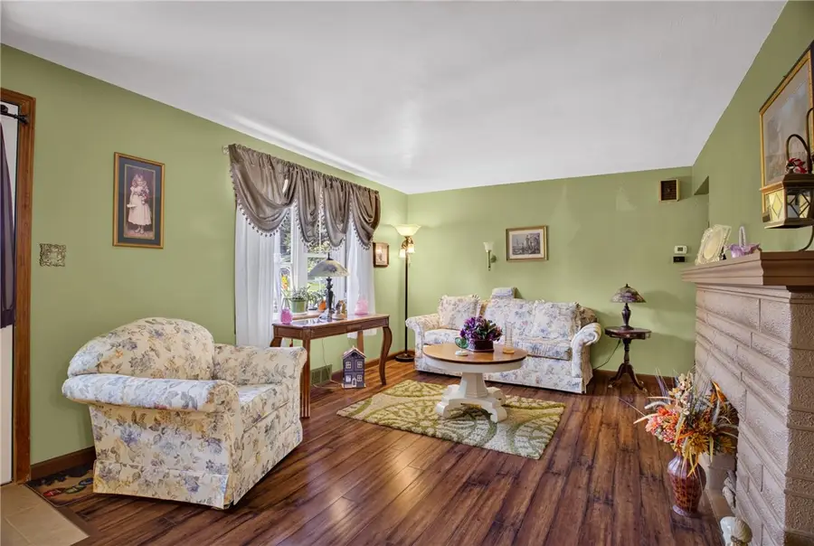 5237 Gardenville Rd, Pittsburgh, PA 15236 - #3