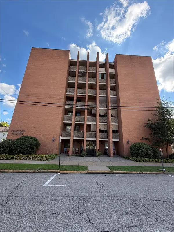 1326 6th Ave #204, Beaver Falls, PA 15010