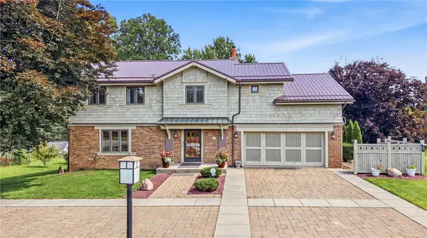 320 Robertson Rd, Hermitage, PA 16148