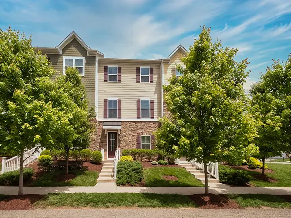 2017 Hemlock Ln, Mars, PA 16046