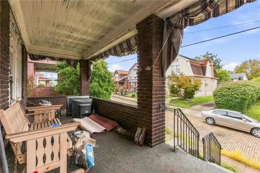 418 Charles St, Turtle Creek, PA 15145 - #2