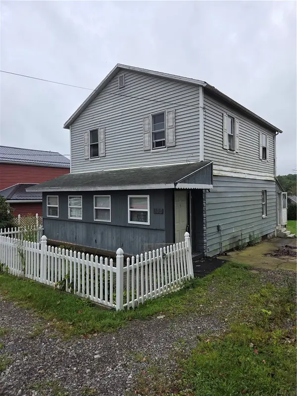 138 11th St, Lucernemines, PA 15754