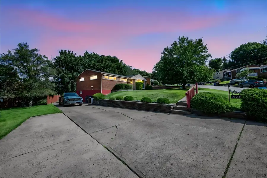 425 Ruthwood Ave, Pittsburgh, PA 15227 - #2
