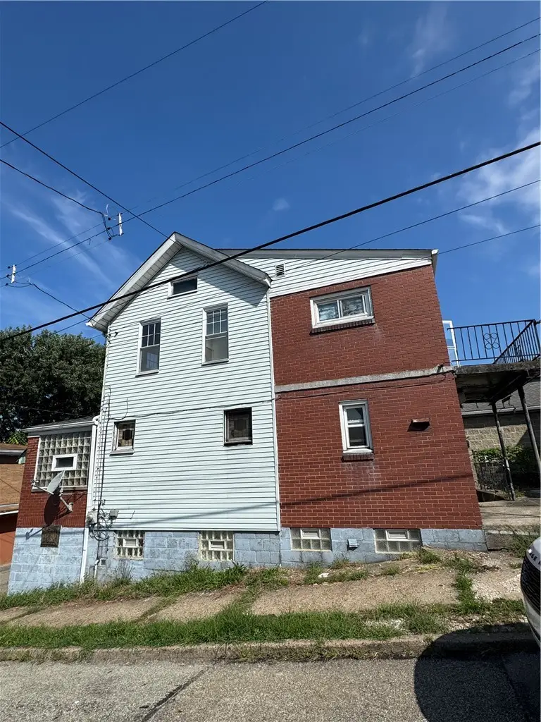 613 8th St, Glassport, PA 15045 - #2