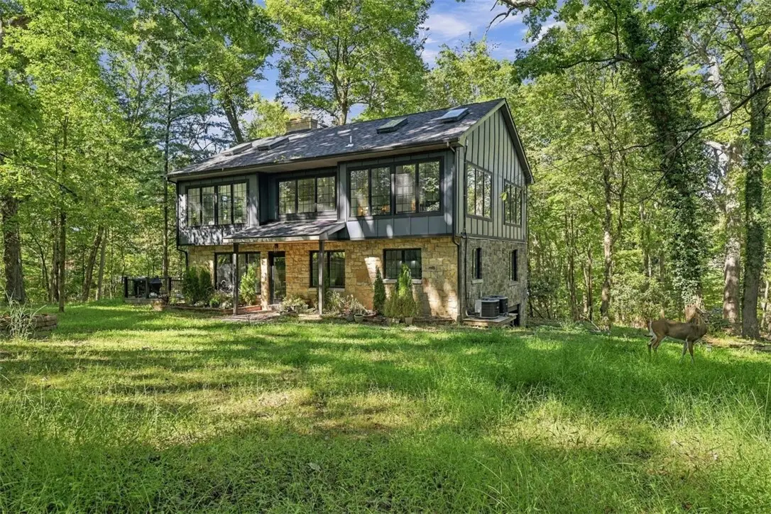 3024 E Bardonner Rd, Gibsonia, PA 15044 - #1