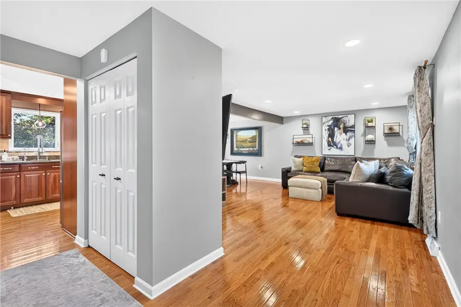 49 Norfolk Drive, Coraopolis, PA 15108 - #3