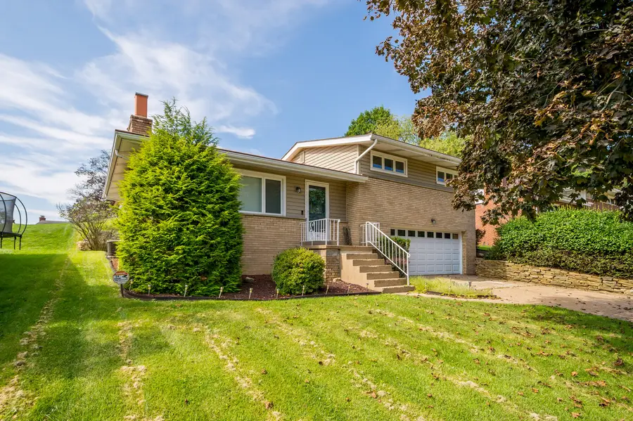 358 Yarrow Lane, Pittsburgh, PA 15236 - #2