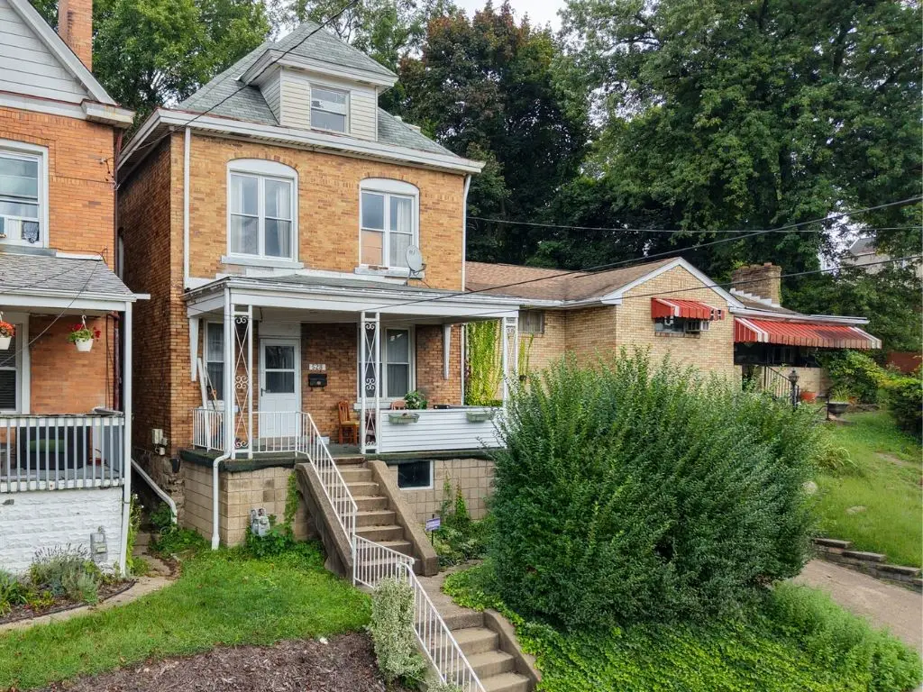 528 Roosevelt Ave, Pittsburgh, PA 15202 - #1