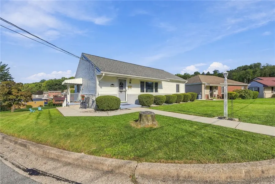 600 Maple St, Jeannette, PA 15644 - #2