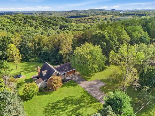 362 Ridge Rd, Zelienople, PA 16063