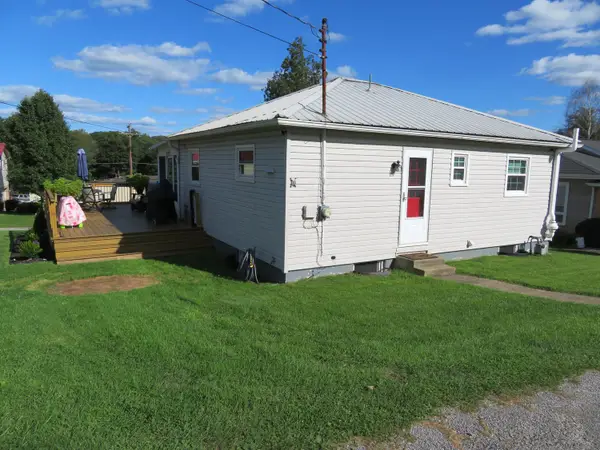 515 Clydesdale Avenue, Ellwood City, PA 16117
