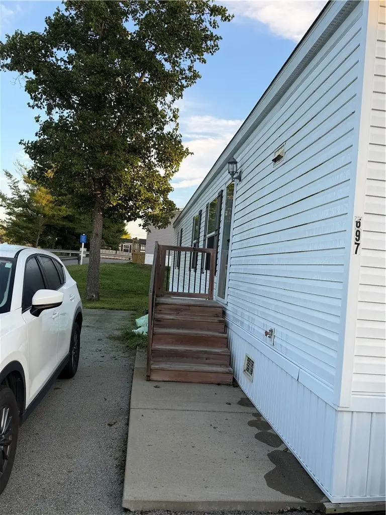 697 Regent Dr, Washington, PA 15301 - #3