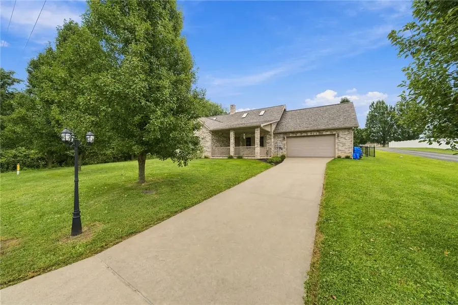 88 Gardner Ave, Uniontown, PA 15401 - #2