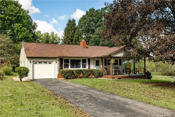 649 N Liberty Rd., Grove City, PA 16127