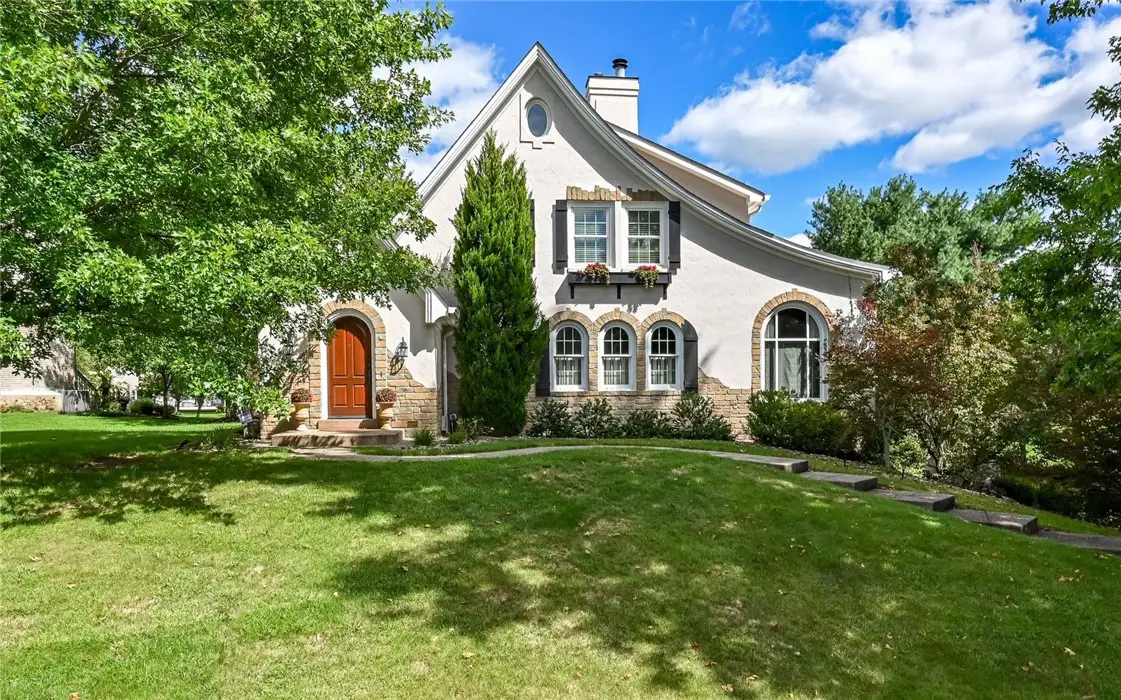302 Ashbury Ct, Cranberry, PA 16066 - #1