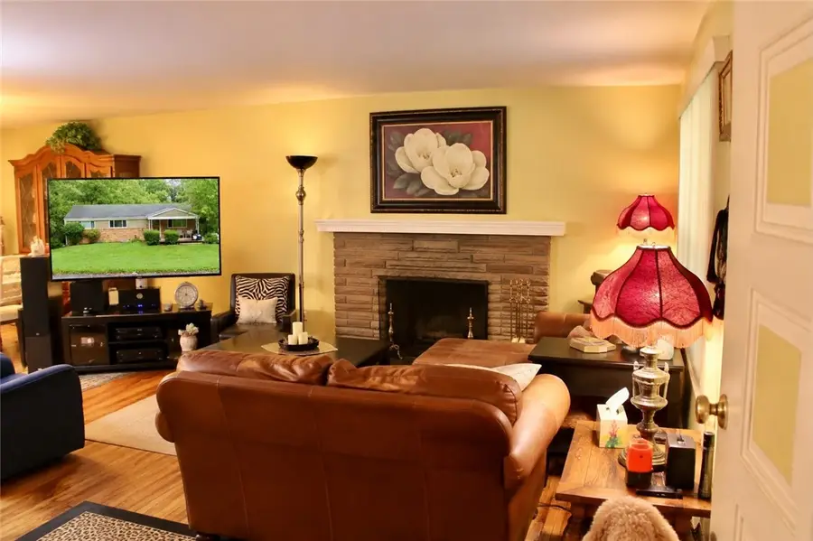 5735 Oakhill Rd, Gibsonia, PA 15044 - #2