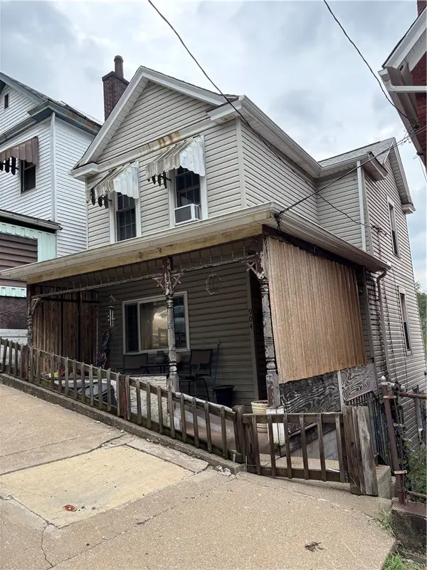 904 Coalmont Street, Braddock, PA 15104