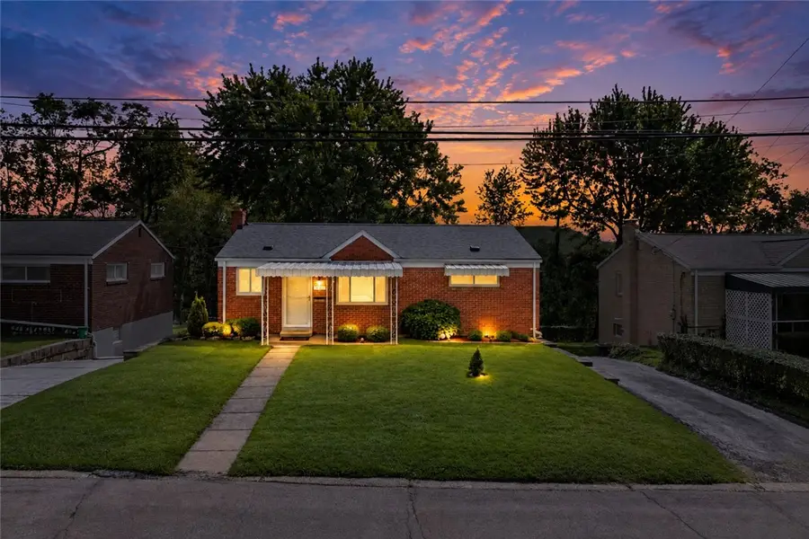 551 Lebanon Manor Dr, West Mifflin, PA 15122 - #2