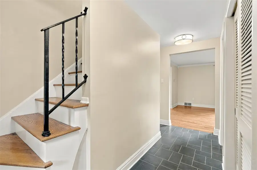 550 Clair Dr, Pittsburgh, PA 15241 - #3