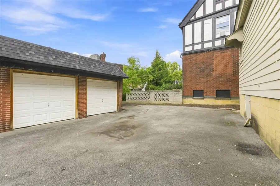 6211 Kentucky Ave, Pittsburgh, PA 15206 - #2