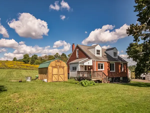 256 Hawthorne Ln, Tarentum, PA 15084
