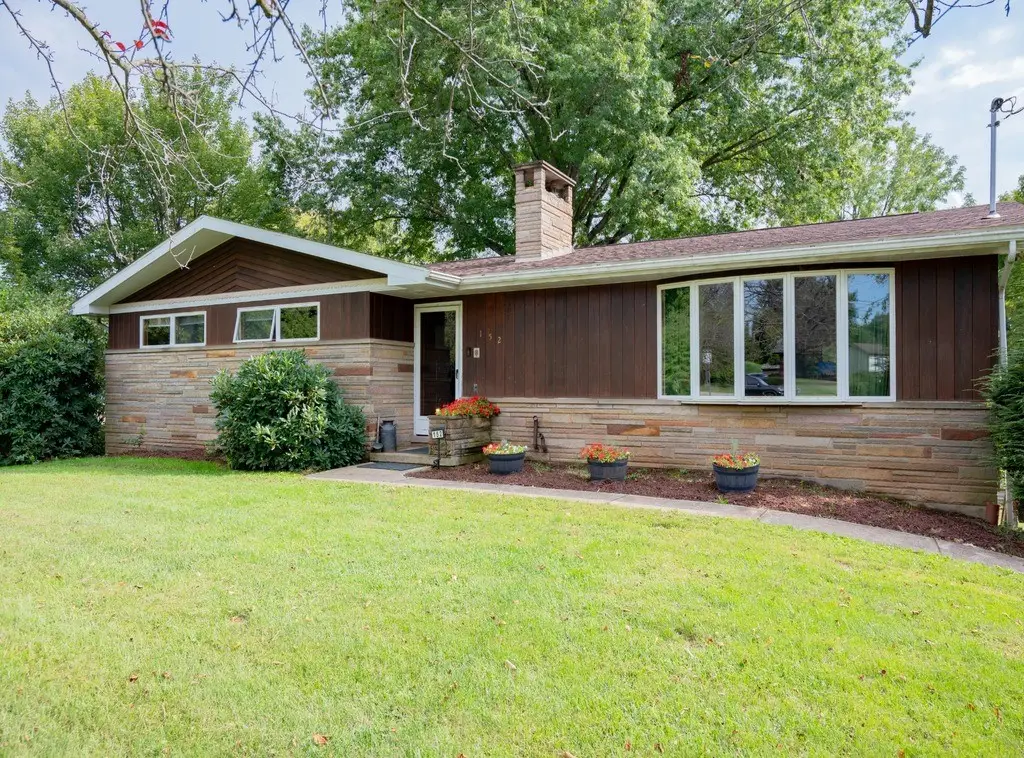 152 Oak Ridge Dr, Butler, PA 16002 - #1