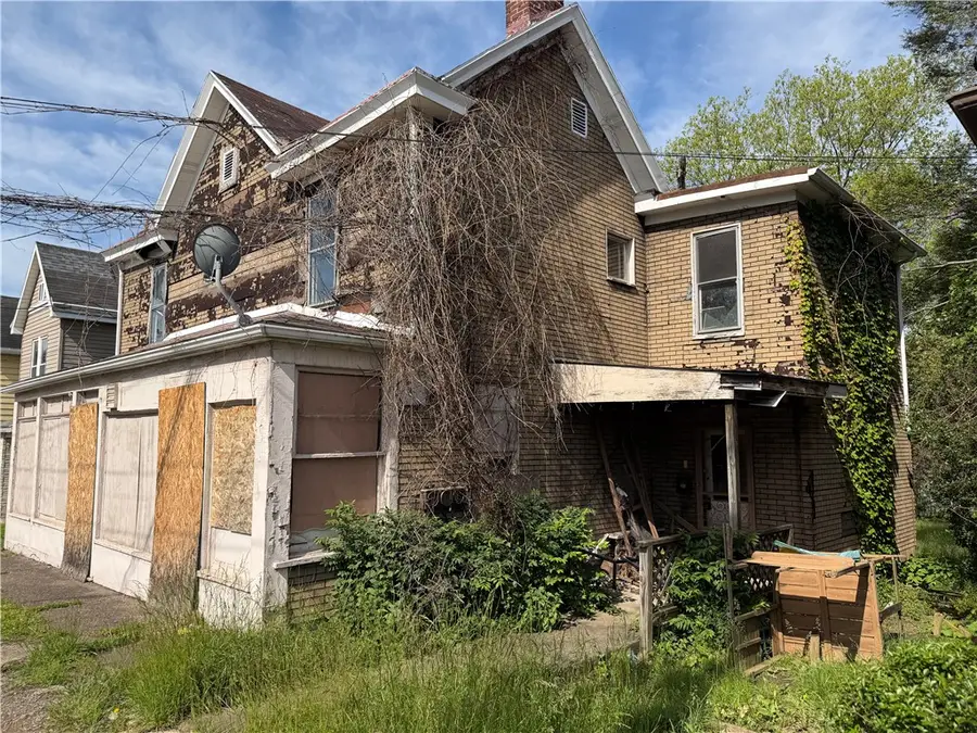 221 N Gallatin Ave, Uniontown, PA 15401 - #2