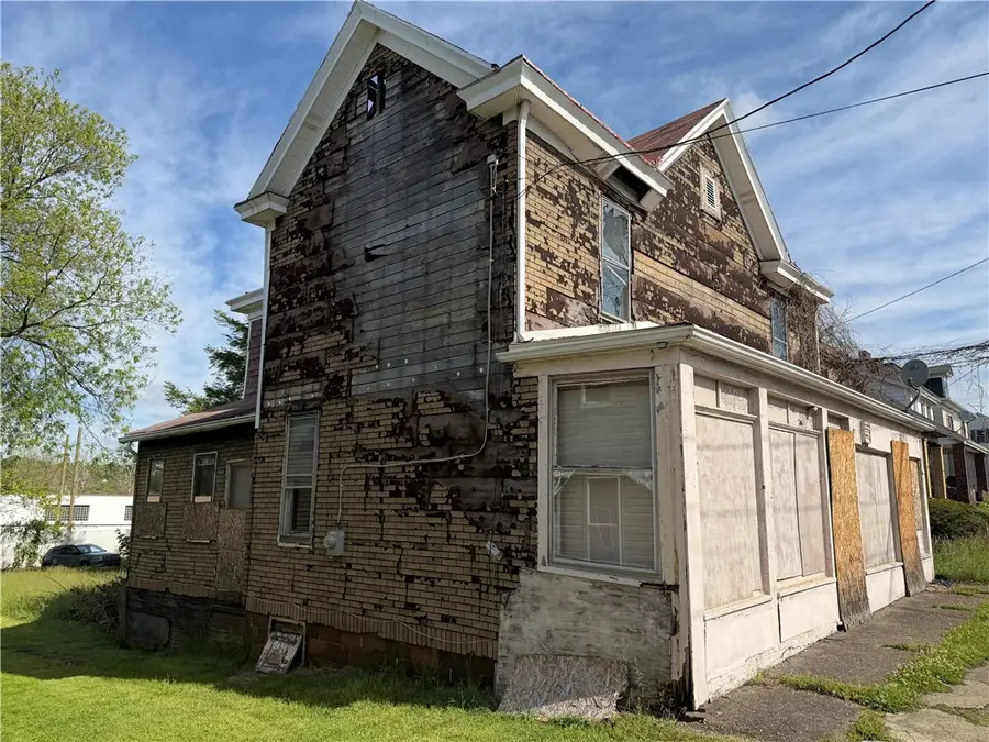 221 N Gallatin Ave, Uniontown, PA 15401 - #3