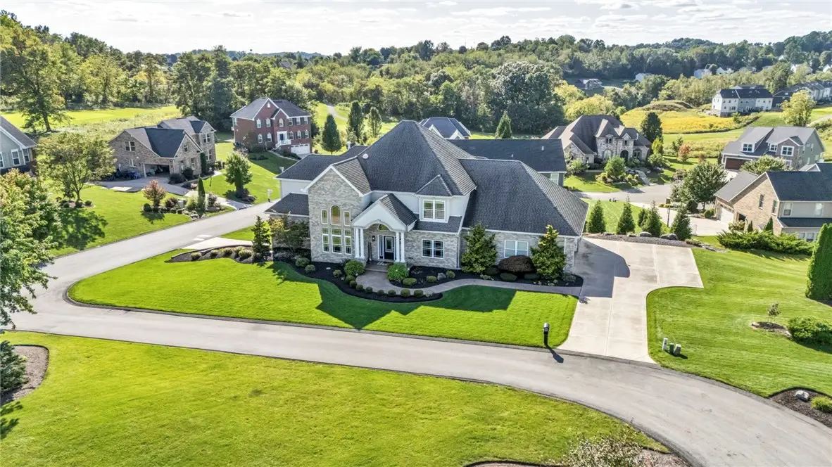 2001 Ashley Ct, Jeannette, PA 15644 - #1