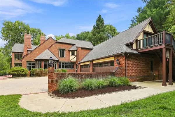 104-102 Thornbrook Drive, Butler, PA 16002