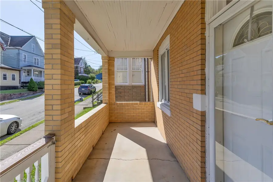 110 Hampton St, Wall, PA 15148 - #3