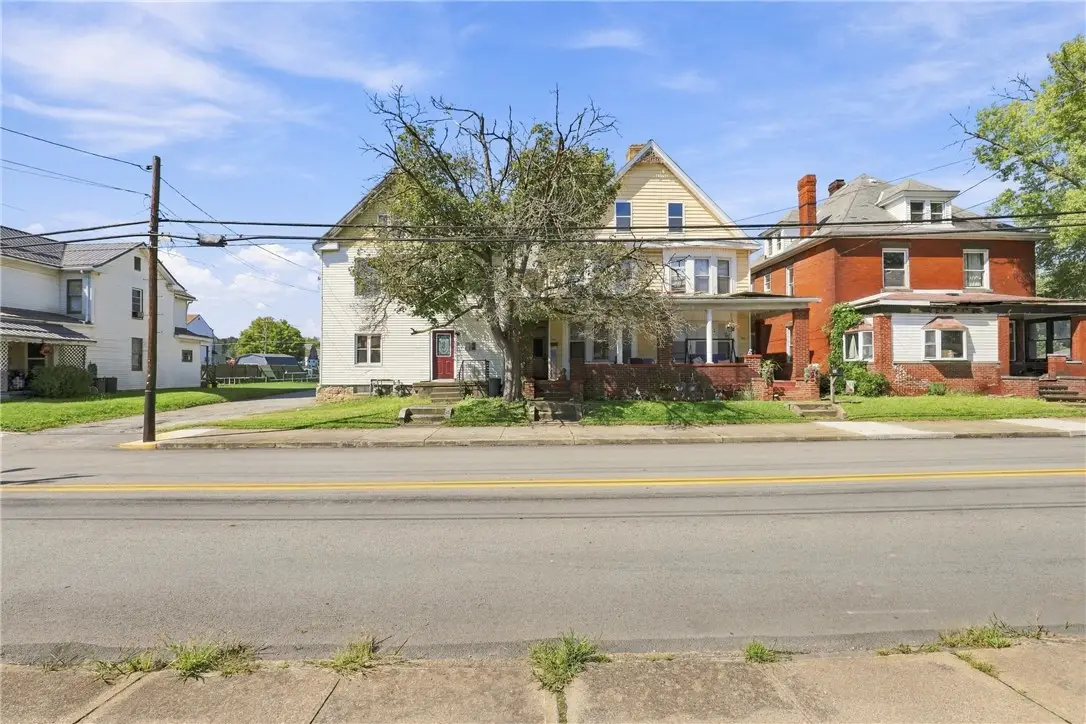 904-906 S Pittsburgh St, Connellsville, PA 15425 - #1